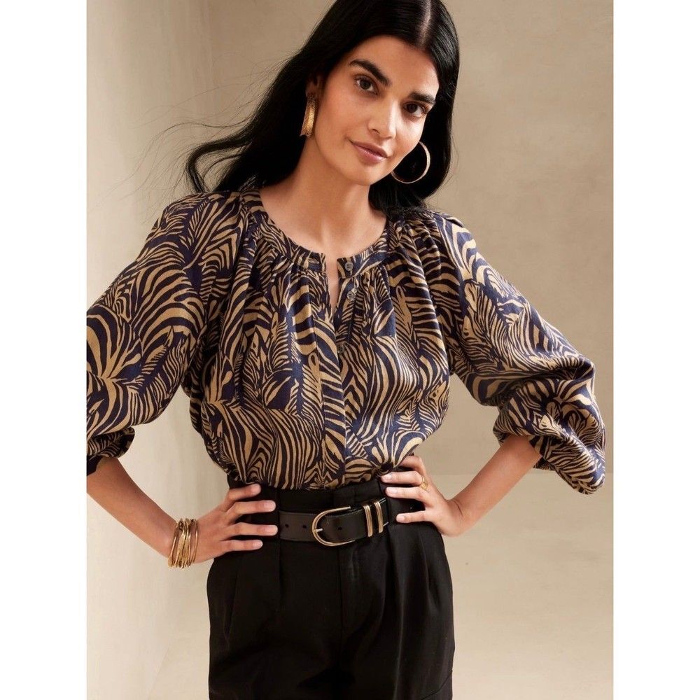 100% Linen Banana Republic Zebra Printed Boxy Cropped Linen Shirt (size L)
